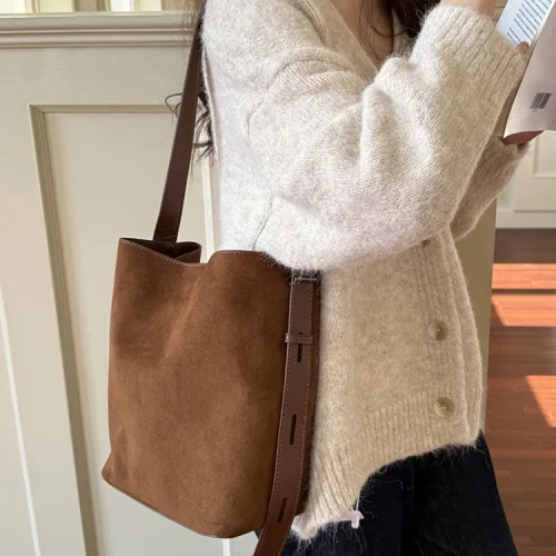 2025 New Autumn/Winter Retro Suedette Crossbody Bag Large Capacity Shoulder Bag Fashion Daily Commuter Women's Bag